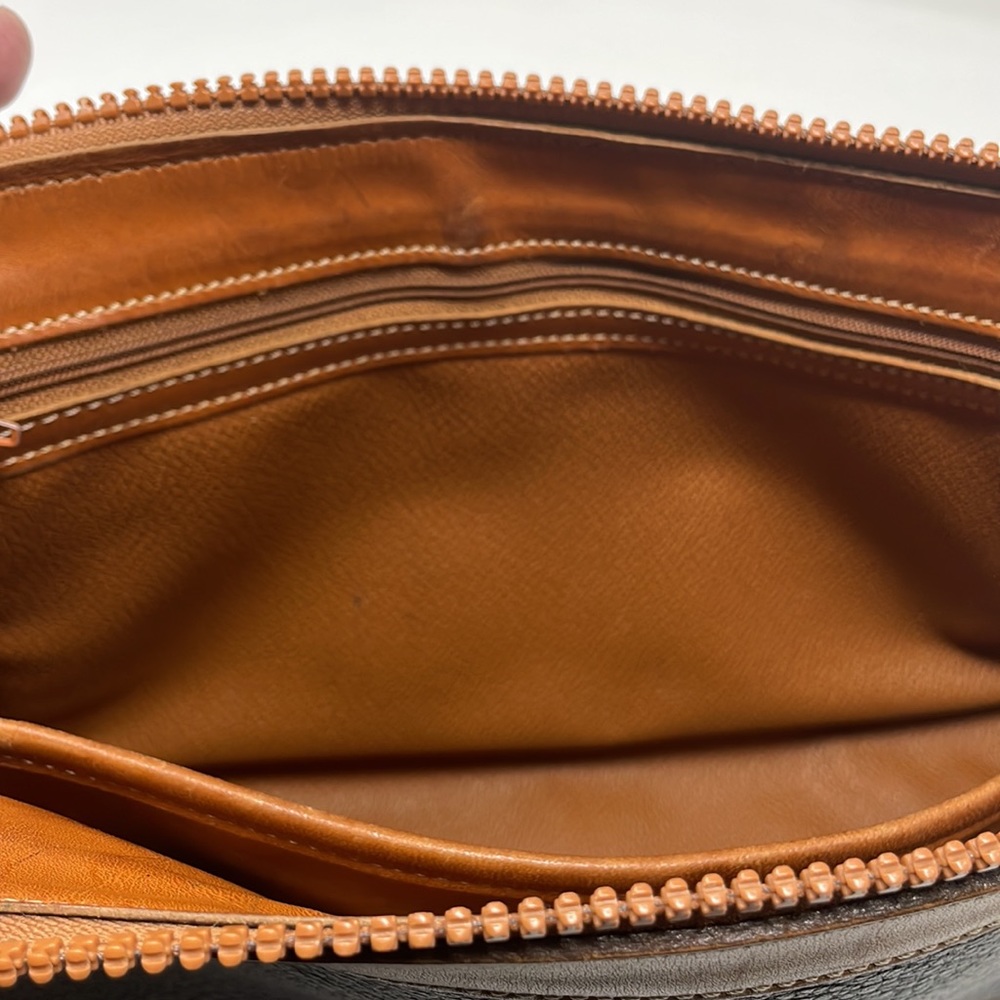 Vintage Dooney & Bourke Leather Crossbody🖤 - Picture 14 of 16